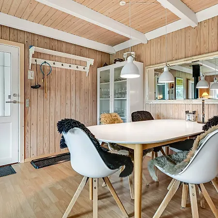 I Vrist Tæt På Vesterhavet Sj452
