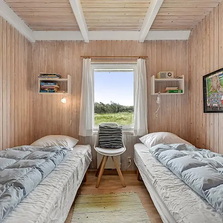 I Vrist Tæt På Vesterhavet Sj452 *